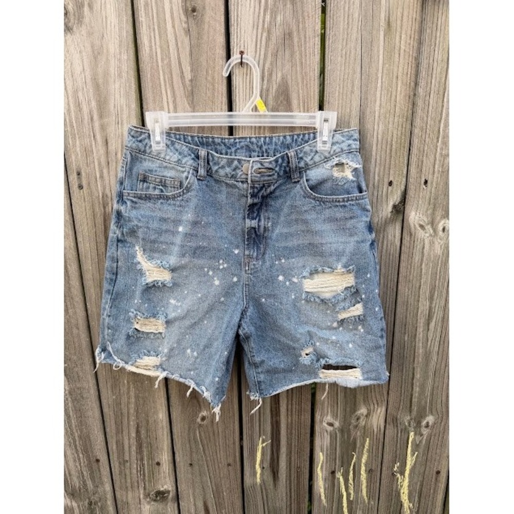 Distressed Grunge Paint Splatter No Boundaries Denim Shorts 11 Blue Ripped Hem